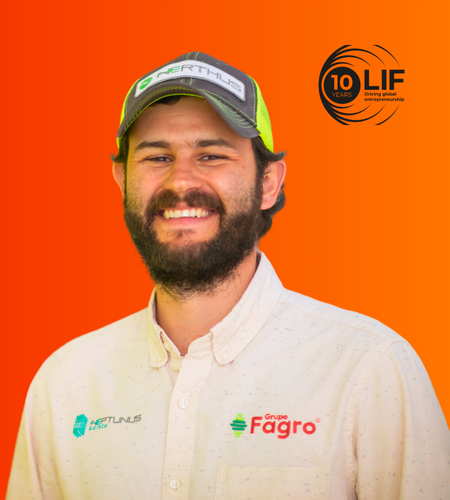 Headshot of Leoplodo.